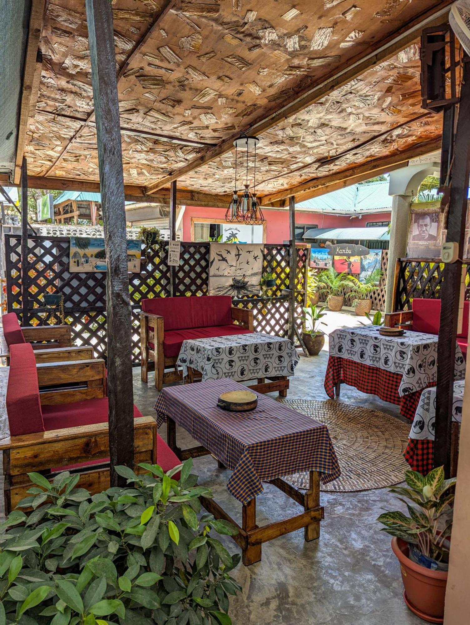 Travellers Home Дар-ес-Салам Екстер'єр фото